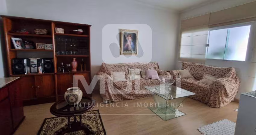 Casa com 3 quartos à venda no Jardim Patrícia, Uberlândia 