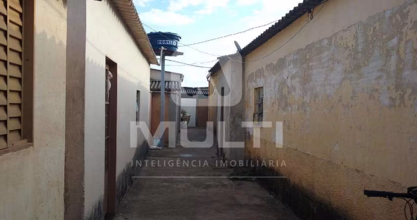Casa com 3 quartos à venda no Presidente Roosevelt, Uberlândia 