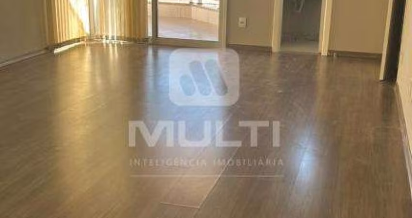 Apartamento com 4 quartos para alugar no Copacabana, Uberlândia 