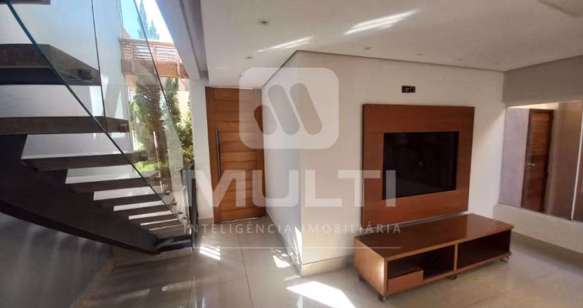 Casa em condomínio fechado com 3 quartos para alugar no Granja Marileusa, Uberlândia 