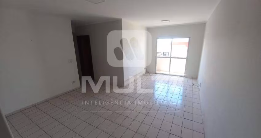Apartamento com 3 quartos para alugar no Copacabana, Uberlândia 