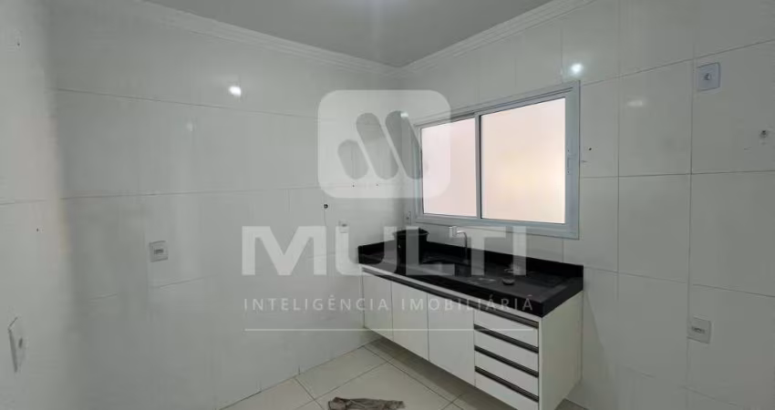 Apartamento com 3 quartos para alugar no Alto Umuarama, Uberlândia 