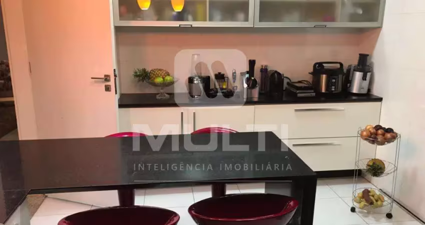 Casa em condomínio fechado com 3 quartos para alugar no Jardins Roma, Uberlândia 