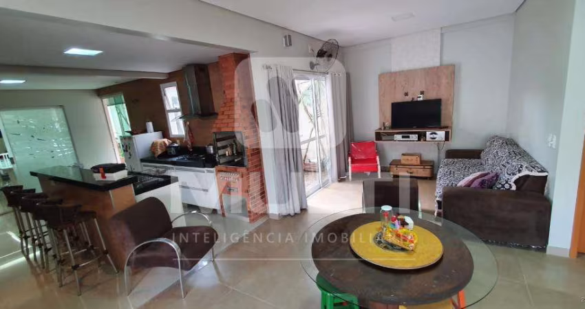 Casa em condomínio fechado com 4 quartos à venda em Saraiva, Uberlândia 
