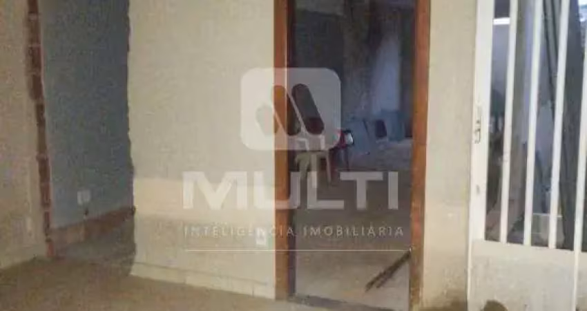 Casa com 3 quartos à venda no Tibery, Uberlândia 