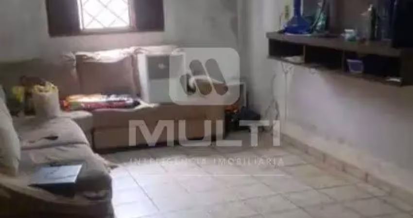 Casa com 3 quartos à venda no Morada dos Pássaros, Uberlândia 