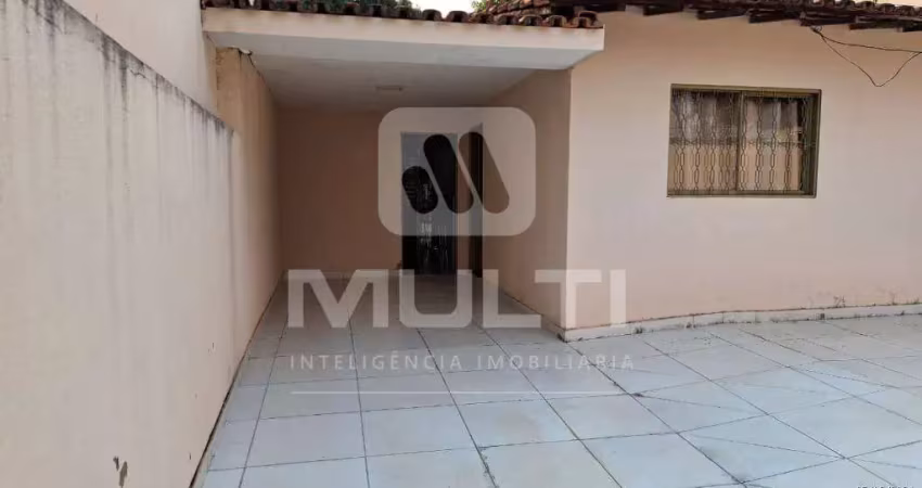 Casa com 5 quartos à venda no Centro, Uberlândia 
