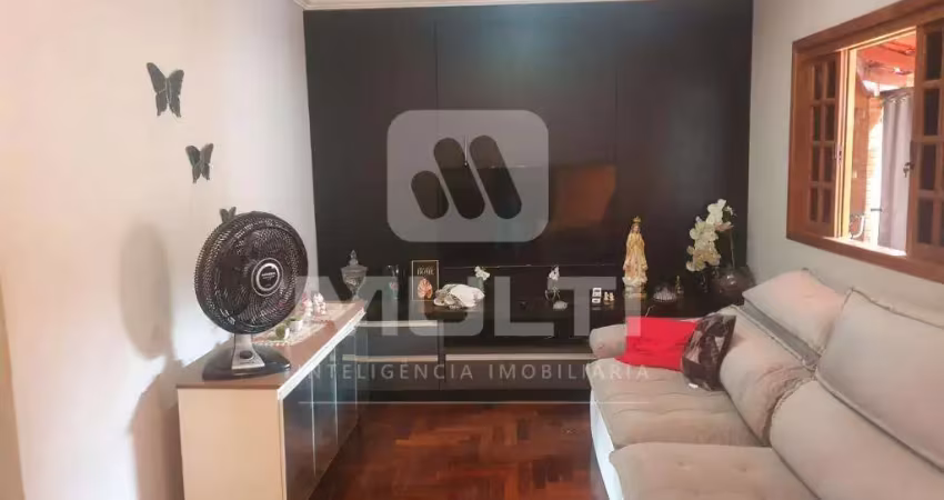 Casa com 3 quartos à venda no Pacaembu, Uberlândia 