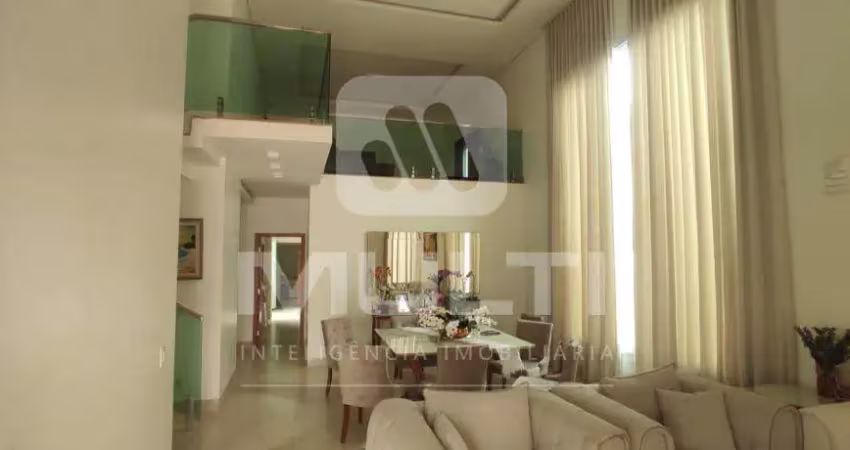 Casa em condomínio fechado com 4 quartos à venda no Granja Marileusa, Uberlândia 