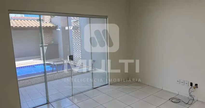 Casa com 3 quartos à venda no Jardim América II, Uberlândia 