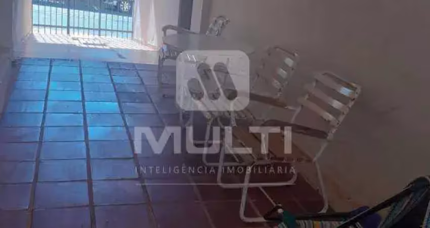 Casa com 3 quartos à venda no Centro, Uberlândia 