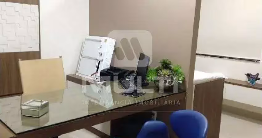 Casa comercial à venda no Martins, Uberlândia 