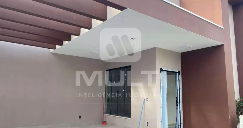 Casa com 3 quartos à venda no Planalto, Uberlândia 