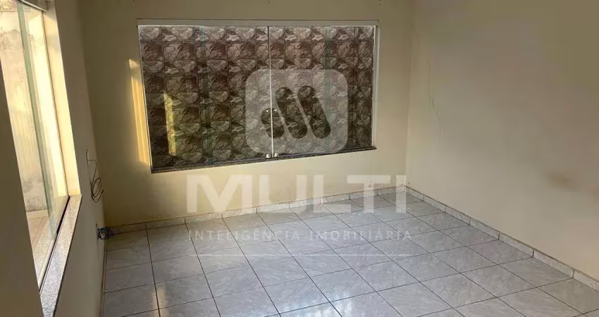 Casa com 3 quartos à venda no Santa Mônica, Uberlândia 