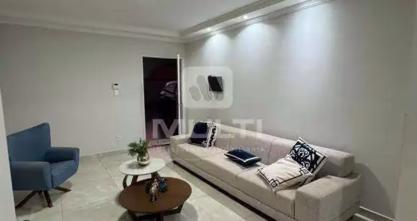 Casa com 4 quartos à venda na Cidade Jardim, Uberlândia 