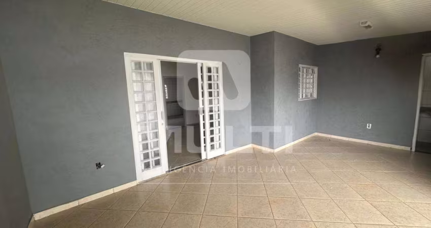 Casa com 3 quartos à venda no Cazeca, Uberlândia 