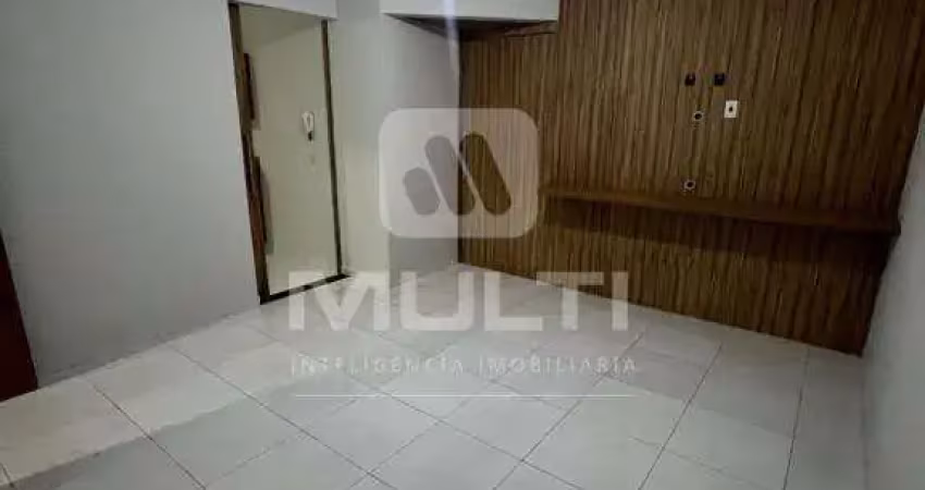 Casa com 3 quartos à venda no Jardim Europa, Uberlândia 