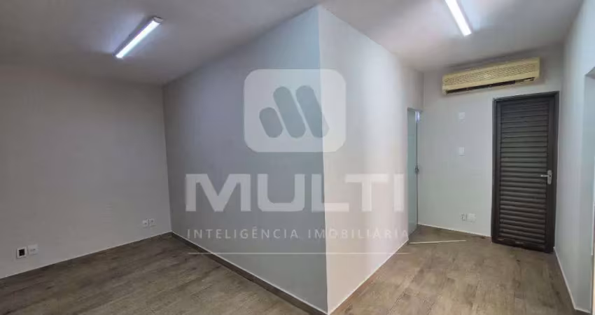 Casa com 3 quartos à venda no Daniel Fonseca, Uberlândia 