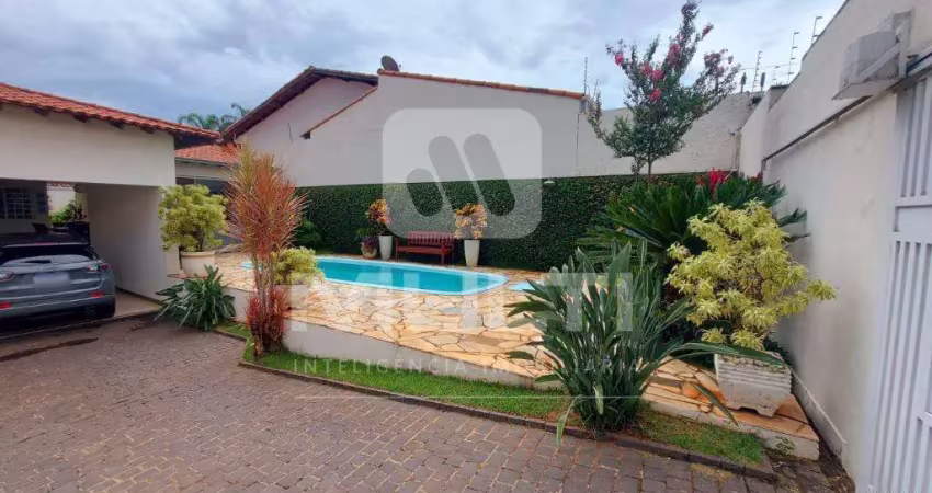Casa com 4 quartos à venda no Vigilato Pereira, Uberlândia 