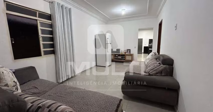 Casa com 3 quartos à venda no Jardim Botânico, Uberlândia 