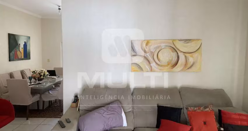 Casa com 3 quartos à venda na Cidade Jardim, Uberlândia 