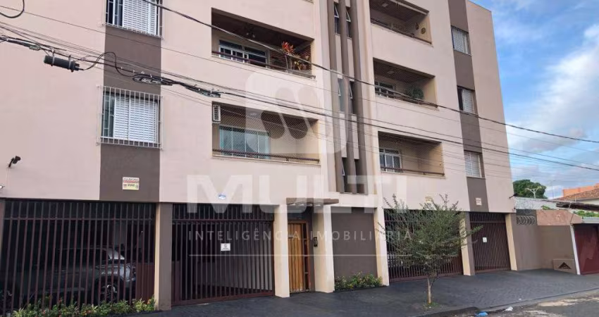 Apartamento com 3 quartos para alugar no Brasil, Uberlândia 