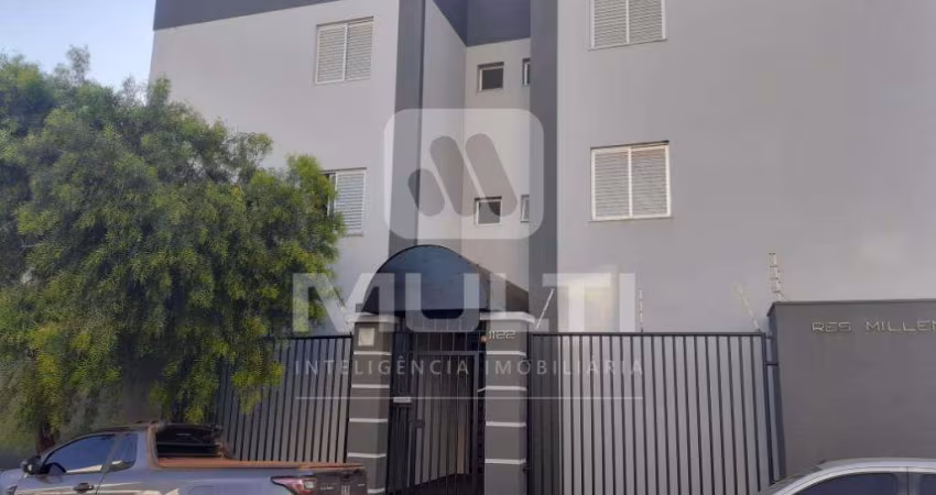 Apartamento com 3 quartos para alugar no Santa Mônica, Uberlândia 