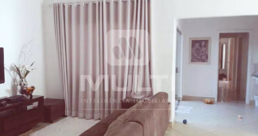 Casa com 3 quartos para alugar no Santa Mônica, Uberlândia 