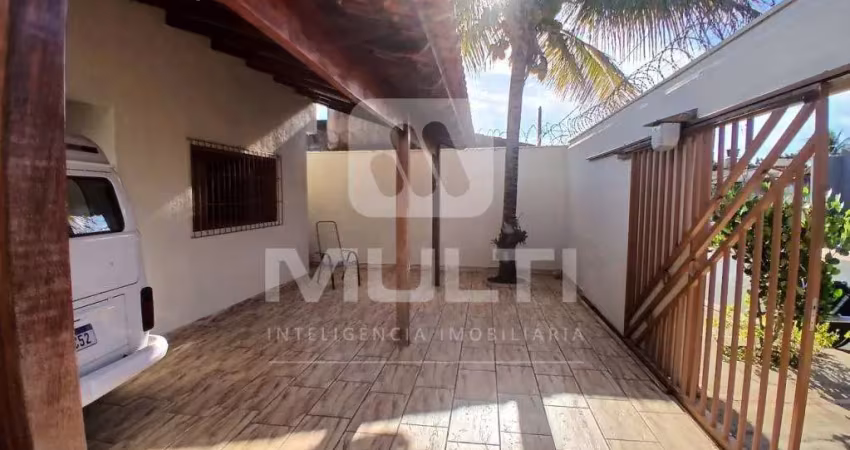 Casa com 3 quartos à venda na Nossa Senhora das Graças, Uberlândia 