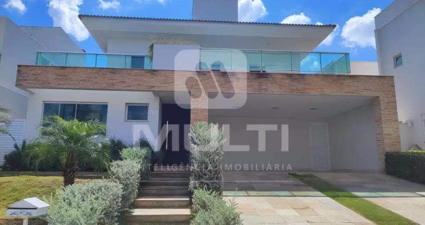 Casa em condomínio fechado com 4 quartos à venda no Jardins Roma, Uberlândia 