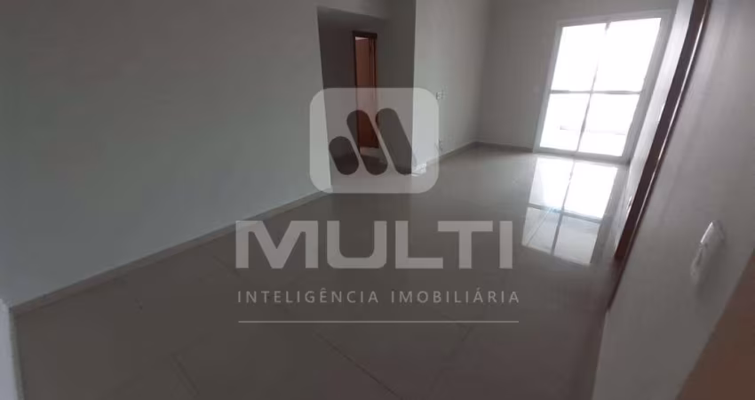 Apartamento com 3 quartos para alugar no Centro, Uberlândia 