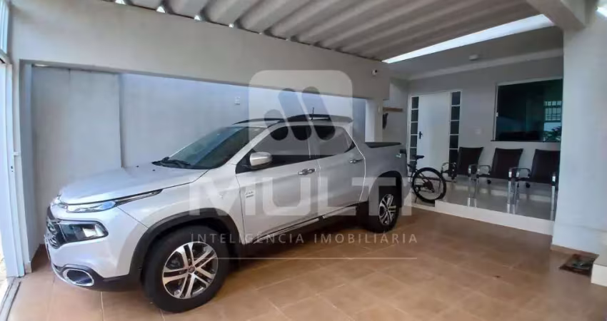 Casa com 4 quartos à venda no Vigilato Pereira, Uberlândia 