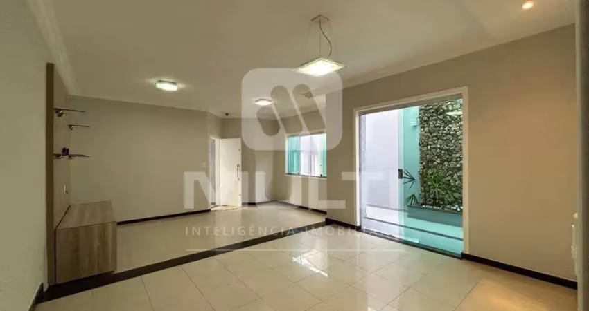 Casa com 4 quartos à venda na Cidade Jardim, Uberlândia 