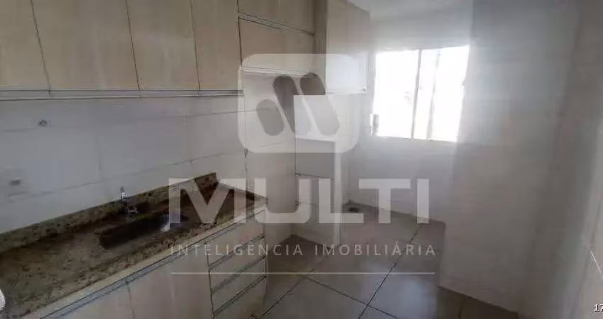Apartamento com 3 quartos para alugar no Alto Umuarama, Uberlândia 