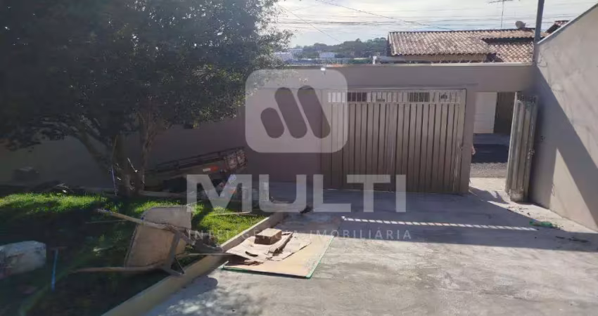 Casa com 3 quartos à venda no Pacaembu, Uberlândia 