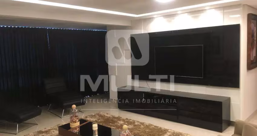 Cobertura com 4 quartos para alugar em Saraiva, Uberlândia 