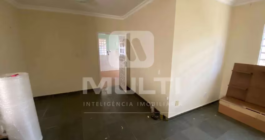 Casa com 3 quartos à venda no Umuarama, Uberlândia 