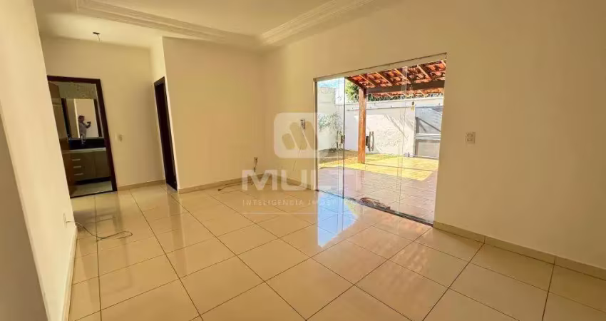 Casa com 3 quartos à venda no Jardim Botânico, Uberlândia 