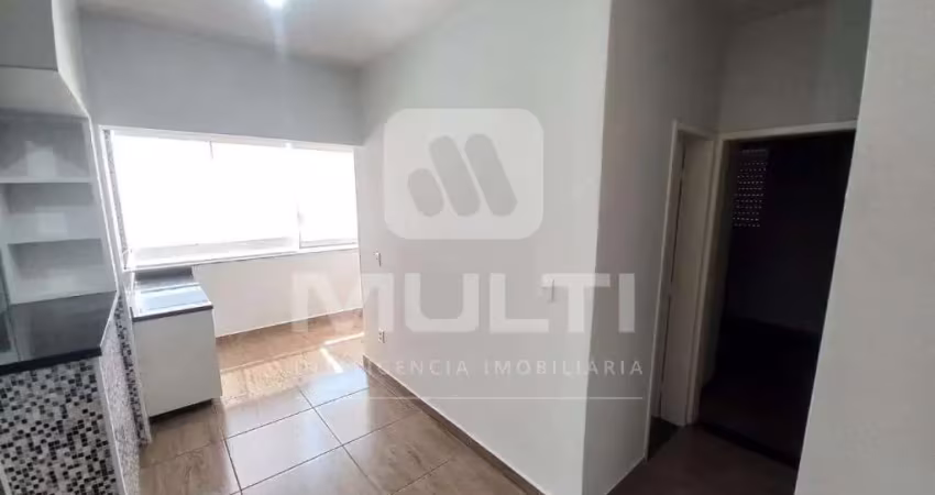 Apartamento com 2 quartos para alugar no Jardim Patrícia, Uberlândia 