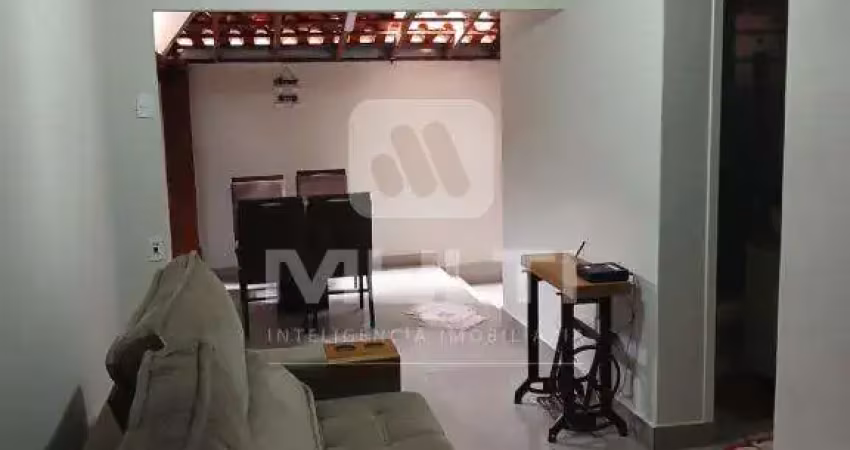 Apartamento com 2 quartos para alugar no Copacabana, Uberlândia 