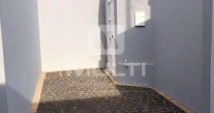 Casa com 3 quartos para alugar no Santa Rosa, Uberlândia 