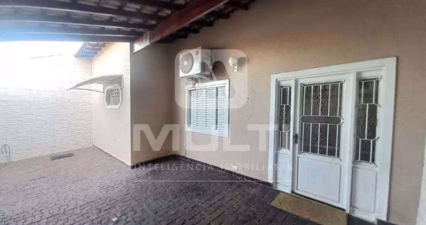 Casa com 5 quartos para alugar na Cidade Jardim, Uberlândia 