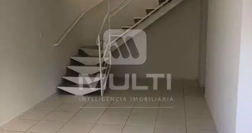 Casa com 2 quartos para alugar no Patrimônio, Uberlândia 