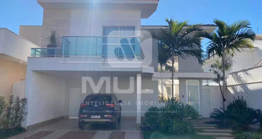 Casa em condomínio fechado com 3 quartos para alugar no Gávea, Uberlândia 