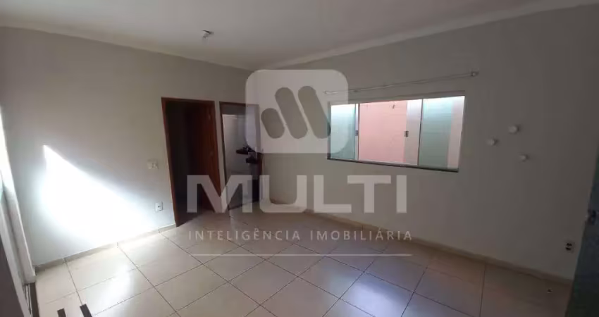 Casa com 3 quartos para alugar no Conjunto Segismundo Pereira, Uberlândia 