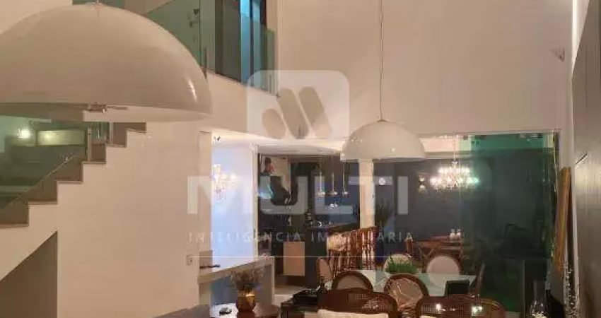 Casa com 4 quartos à venda no Jardim Karaíba, Uberlândia 