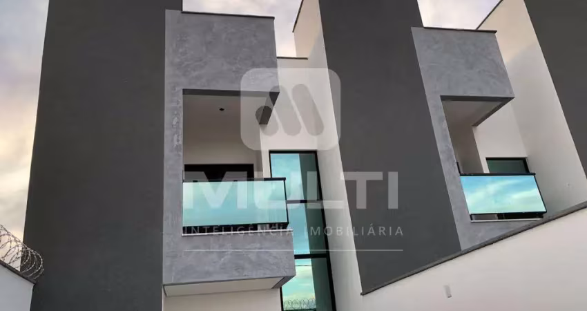 Casa com 2 quartos à venda no Novo Mundo, Uberlândia 
