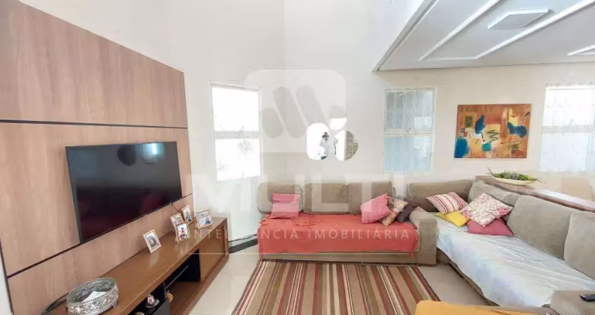 Casa com 3 quartos à venda em Carajás, Uberlândia 