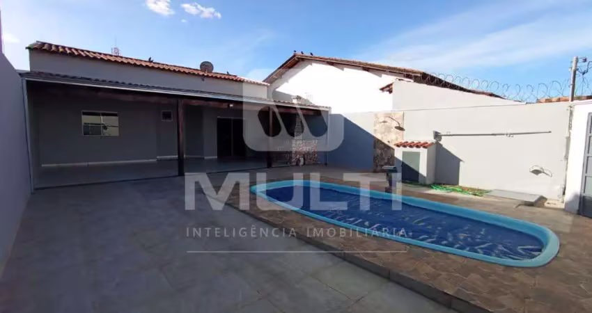 Casa com 2 quartos à venda no Jardim Holanda, Uberlândia 