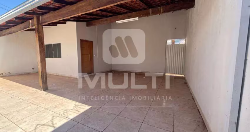 Casa com 3 quartos à venda no Santa Mônica, Uberlândia 